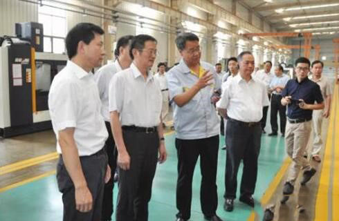  國(guó)務(wù)院督查組一行蒞臨寶雞機(jī)床集團(tuán)參觀考察